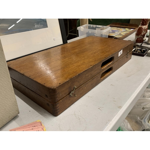 956 - AN EDWARDIAN DOVETAIL METAMORPHIC PICNIC BOX / TABLE