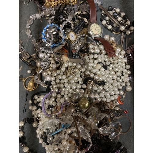 964 - A QUANTITY OF COSTUME JEWELLERY TO INCLUDE NECKLACES, EARRINGS, BROOCHES ETC