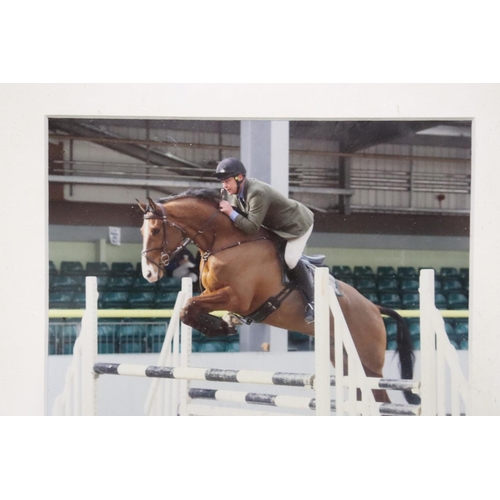 1047 - A QUANTITY OF SHOWJUMPING AND EVENTING PHOTOGRAPHS - IN FRAMES