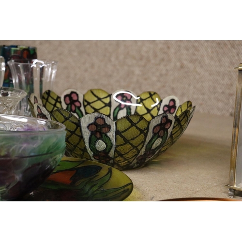 1222 - A QUANTITY OF GLASSWARE TO INCLUDE A LARGE COLOURED BOWL, DESSERT BOWLS, A JUG, ETC