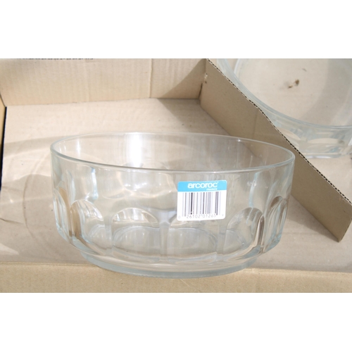 2006 - A BOX OF AS NEW GLASS TRIFLE DISHES