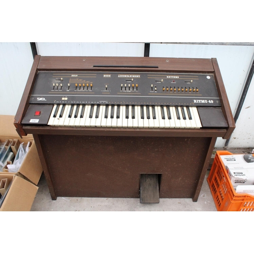 2367 - A RITMO 49 ELECTRIC ORGAN