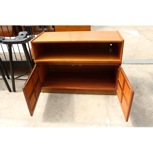 2529 - A RETRO TEAK NATHAN 2 DOOR LOW CUPBOARD/SIDEBOARD, 40