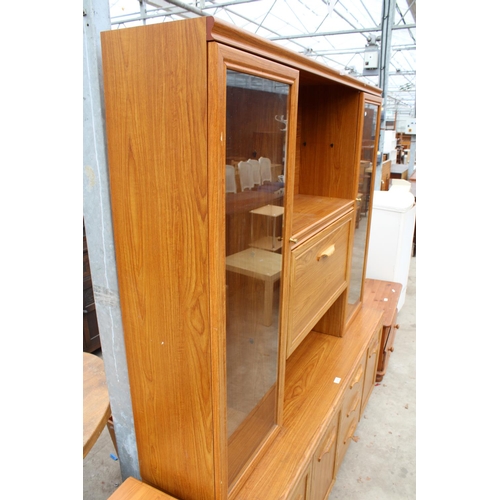 2713 - A MODERN TEAK EFFECT LOUNGE/COCKTAIL UNIT