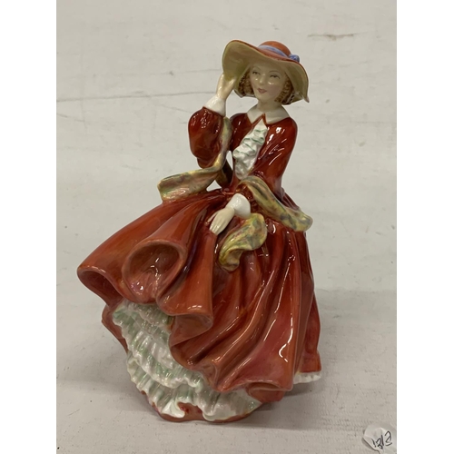 722 - A ROYAL DOULTON FIGURINE 