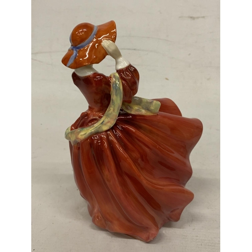 722 - A ROYAL DOULTON FIGURINE 