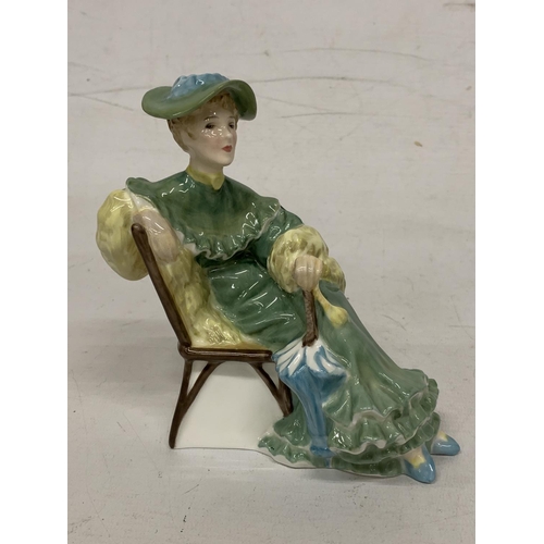 725 - A ROYAL DOULTON FIGURINE 