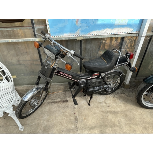 A 1982 HONDA URBAN EXPRESS 50CC MOPED, KICK START, AUTOMATIC, COMPLETE ...