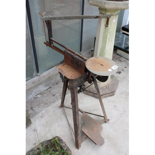 1519 - A VINTAGE GEM TREADLE SCROLL SAW