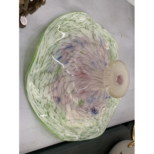 101 - AN ART GLASS MURANO STYLE FLARED GLASS FOOTED BOWL