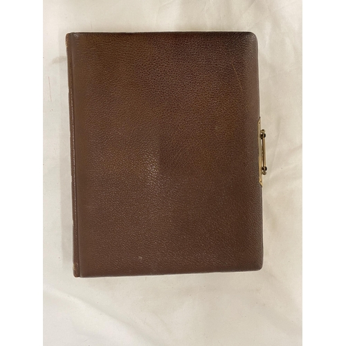 139 - A VICTORIAN LEATHERBOUND PHOTO ALBUM CONTAINING PHOTO'S