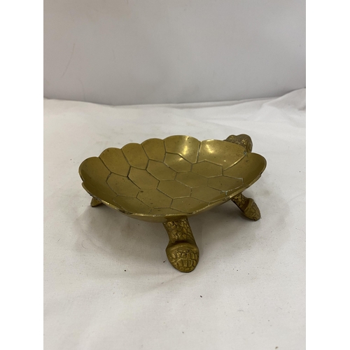 143 - A VINTAGE BRASS TURTLE DISH