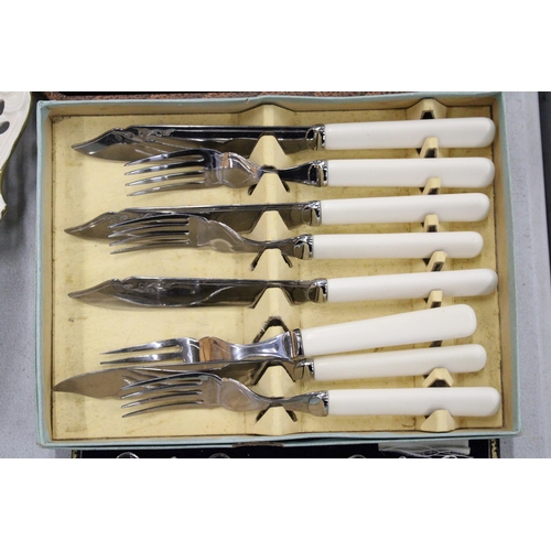 213 - THREE VINTAGE BOXED SETS OF FLATWARE, A WALKER AND HALL STAINLESS STEEL JUG AND A GLASS CONDIMENT SE... 