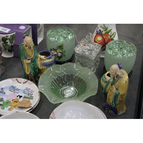 217 - A QUANTITY OF ORIENTAL ITEMS TO INCLUDE, CUPS AND SAUCERS, A SUGAR BOWL, CREAM JUG, PLATES, FIGURES,... 