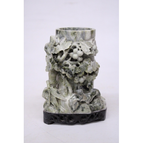 408 - A CHINESE SOAPSTONE PAINTBRUSH POT