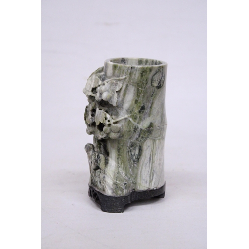 408 - A CHINESE SOAPSTONE PAINTBRUSH POT