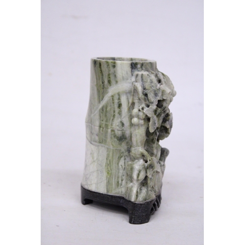 408 - A CHINESE SOAPSTONE PAINTBRUSH POT