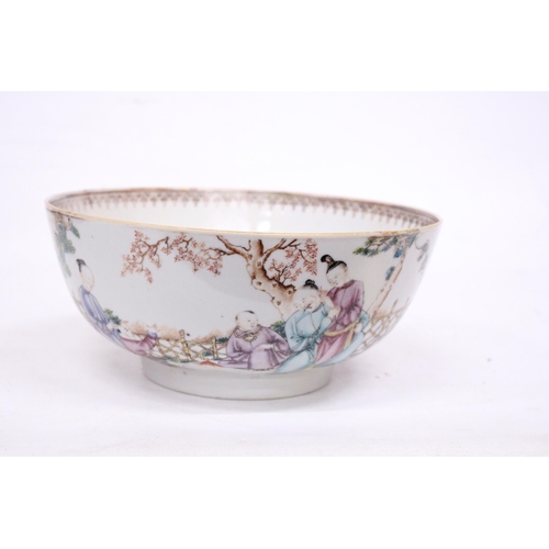 415 - A CHINESE EXPORT FIGURAL DESIGN FOOTED BOWL - 11 CM (H) - 25.5 (D)