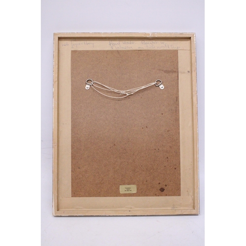 425 - AN ORIENTAL SILK HAND EMBROIDERED ART PIECE IN A BAMBOO FRAME