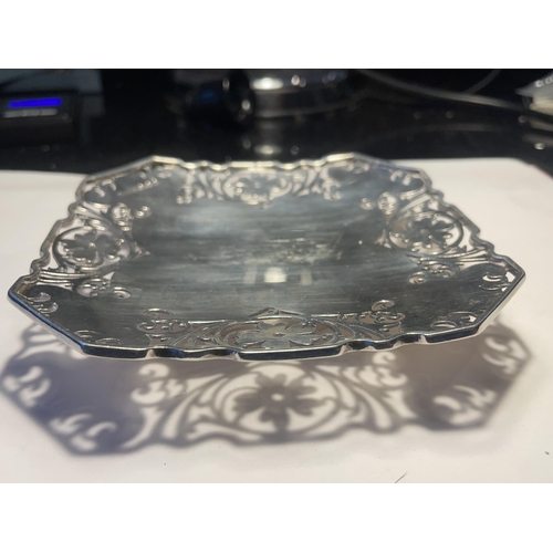 605 - A HALLMARKED SHEFFIELD SQUARE PIERCED DISH GROSS WEIGHT 143.6 GRAMS