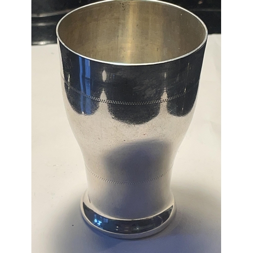 607 - A CONTINENTAL SILVER BEAKER GROSS WEIGHT 112.4 GRAMS