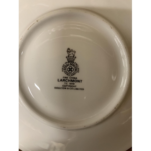 1283 - A ROYAL DOULTON 'LARCHMONT' PART DINNER SERVICE TO INCLUDE VARIOUS SIZES OF PLATES, SERVING BOWLS, S... 