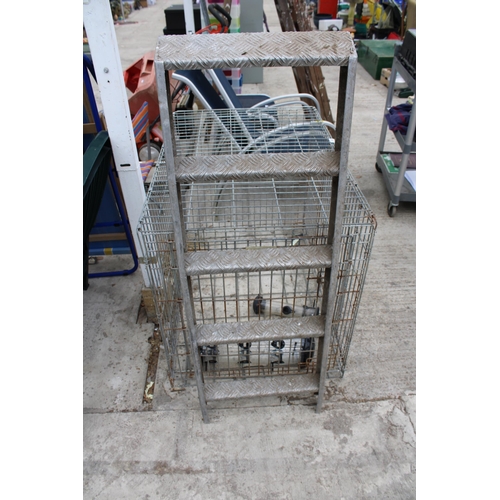 1985 - A METAL DOG CRATEW, A LADDER AND TWO BIRD FEEDERS