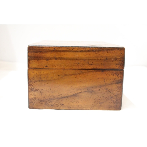 293 - AN EARLY VICTORIAN ROSEWOOD ULTITY BOX WITH MARQUETRY AND NACRE 10