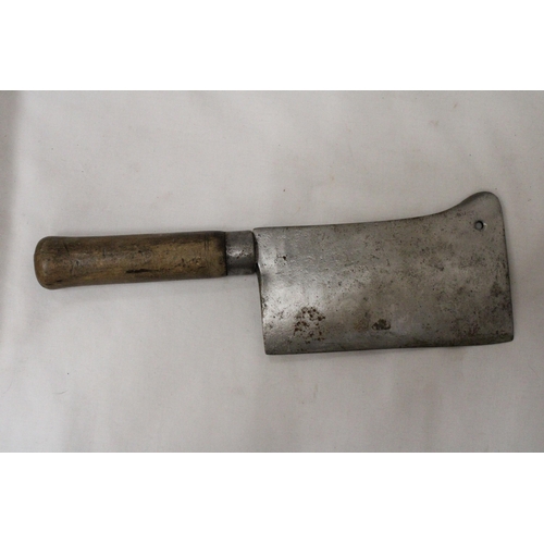 295 - A QUALITY, VINTAGE MEAT CLEAVER BY BESNIER DEGRENNE