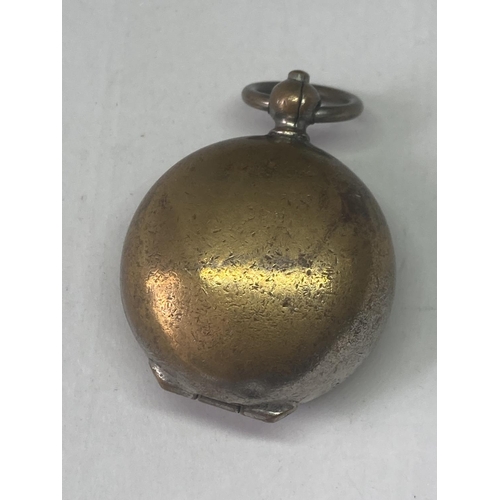 473 - A VINTAGE BRASS SOVEREIGN CASE