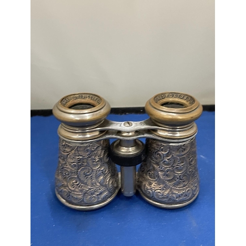 18 - A PAIR OF HALLMARKED LONDON SILVER OPERA GLASSES