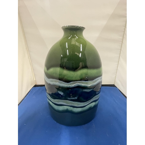 37 - A POOLE POTTERY BOTTLE VASE MAYA DESIGN WITH ORIGINAL BOX 23CM TALL