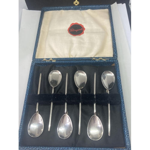 484 - A SET OF SIX SILVER HALLMARKED SHEFFIELD TEASPOONS IN A PRESENTATION BOX