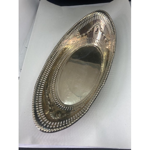 492 - A MAPPIN BROS HALLMARKED SHEFFIELD SILVER OVAL PIERCED DISH GROSS WEIGHT 142.5 GRAMS