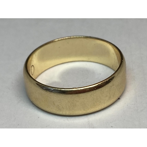 507 - AN 18 CARAT YELLOW GOLD WEDDING BAND SIZE O GROSS WEIGHT 5.09 GRAMS