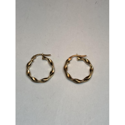 513 - A PAIR OF MARKED 375 GOLD TWIST EARRINGS