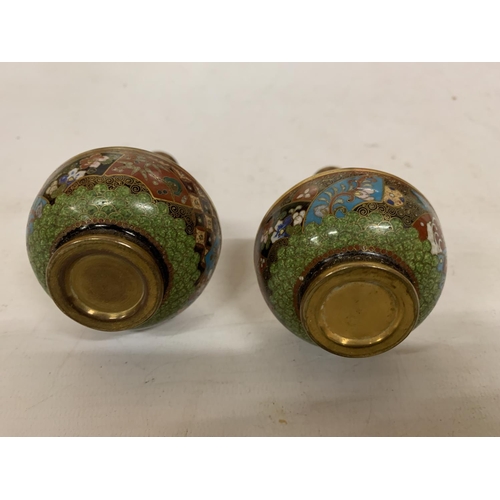 422 - A PAIR OF CHINESE CLOISONNE ENAMEL BRASS VASES - 10 CM