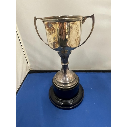 9 - A HALLMARKED BIRMINGHAM SILVER TROPHY ON A BASE, ENGRAVED