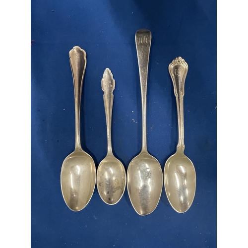 87 - FOUR HALLMARKED SILVER SPOONS TO INCLUDE ONE PRE 1820 LONDON, TWO SHEFFIELD AND A BIRMINGHAM WEIGHT ... 