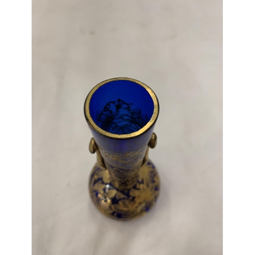 165 - A STOURBRIDGE, BLUE GILT GLASS VASE, HEIGHT 12CM