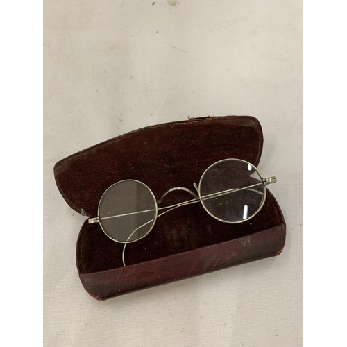 166 - A PAIR OF VICTORIAN SPECTACLES, CASED