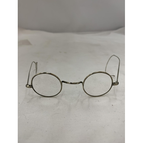 166 - A PAIR OF VICTORIAN SPECTACLES, CASED