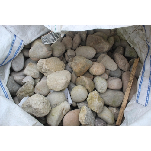 1023 - PART TOTE OF COBBLES  NO VAT