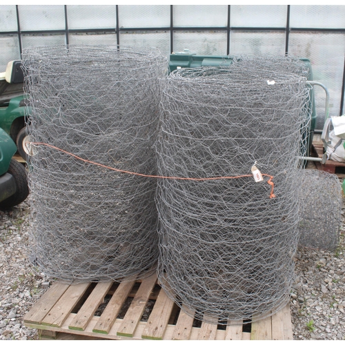 1025 - 5 ROLLS OF CHICKEN WIRE  NO VAT