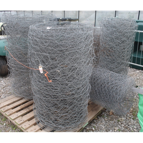 1025 - 5 ROLLS OF CHICKEN WIRE  NO VAT