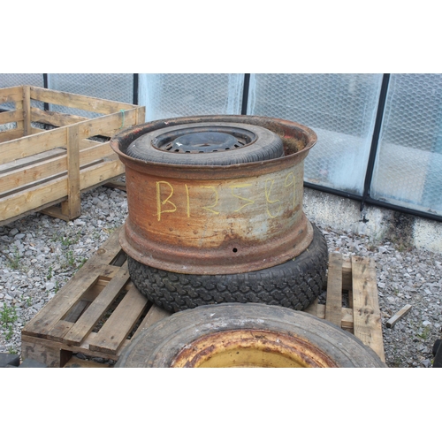 1040 - 6 WHEELS AND TYRES SKID STEER ETC  + VAT