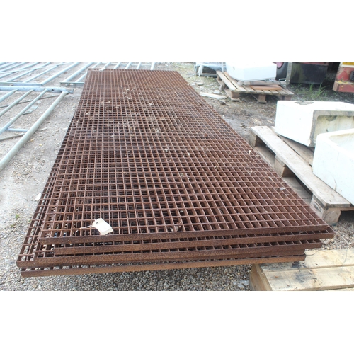 1070 - 5 METAL SHEETS 9'10