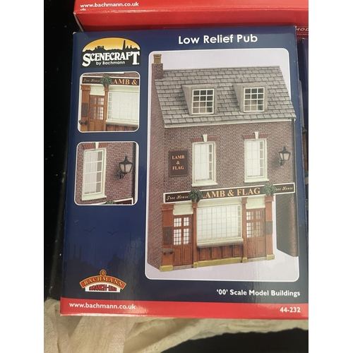 443 - THREE OO GAUGE SCENECRAFT BY BACHMANN MODEL BUILDINGS TO INCLUDE A LOW RELIEF FACTORY SIDE, PUB AND ... 