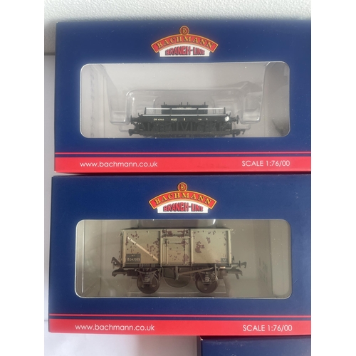 450 - FIVE BOXED BACHMANN 00 GAUGE FREIGHT CARRIAGES TO INCLUDE TWO WITH MILITARY TANKS