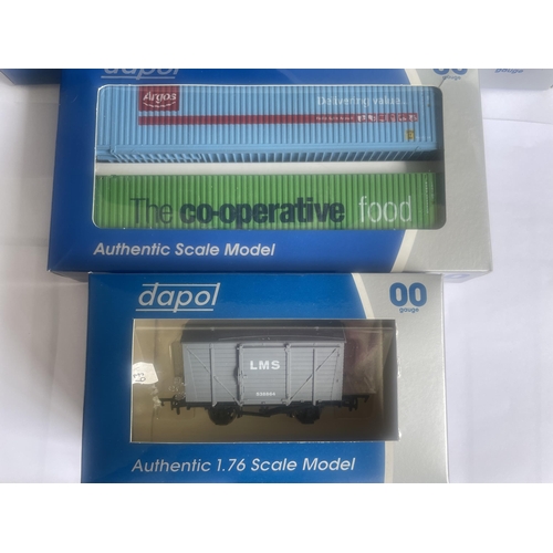 470 - THREE BOXED DAPOL 00 GAUGE MODELS TO INCLUDE A TWIN PACK CONTAINERS, TWO MEGAFRET WAGONS WITH CONTAI... 